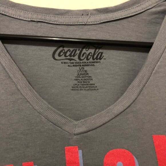 Coca-Cola Junior's Grey 2011 Enjoy Coca-Cola White Polar Bear T-Shirt Sz L 11 13 - Picture 3 of 3